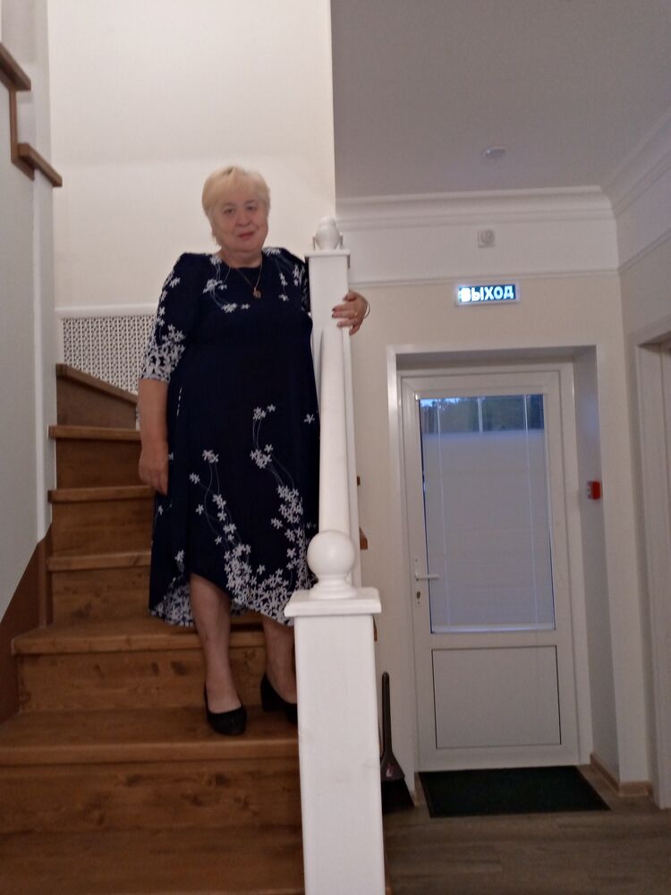  42152834  Galina, 71 ,    