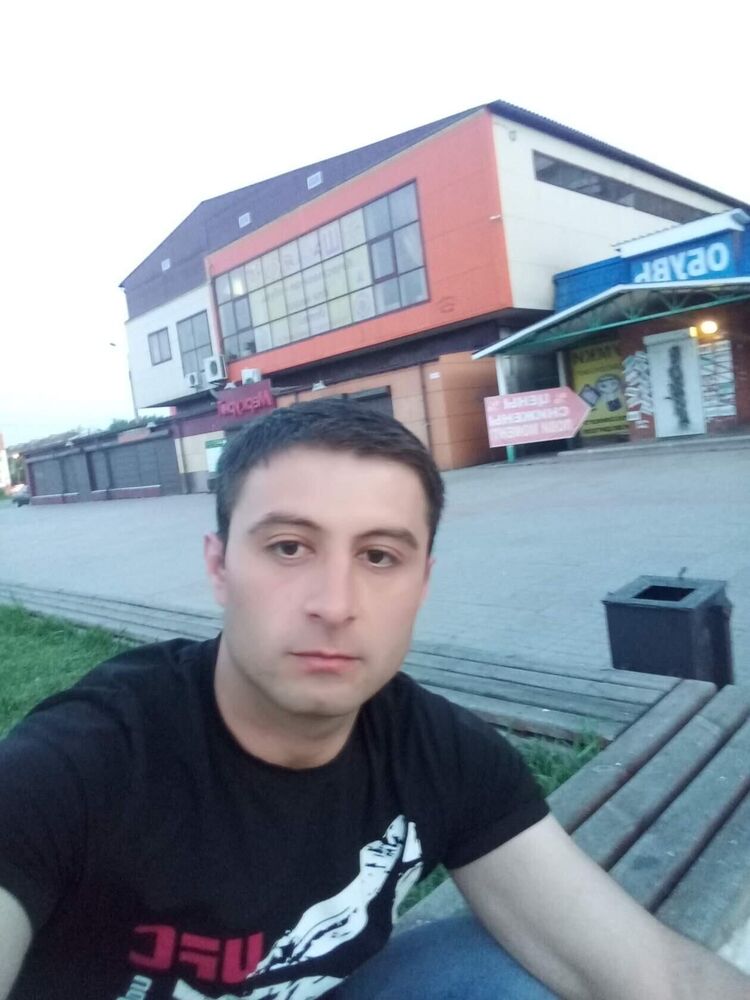  ,   Alik, 37 ,   ,   