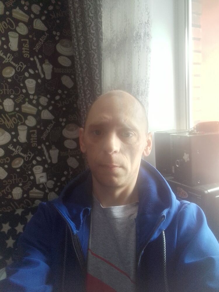  32744474  , 37 ,    