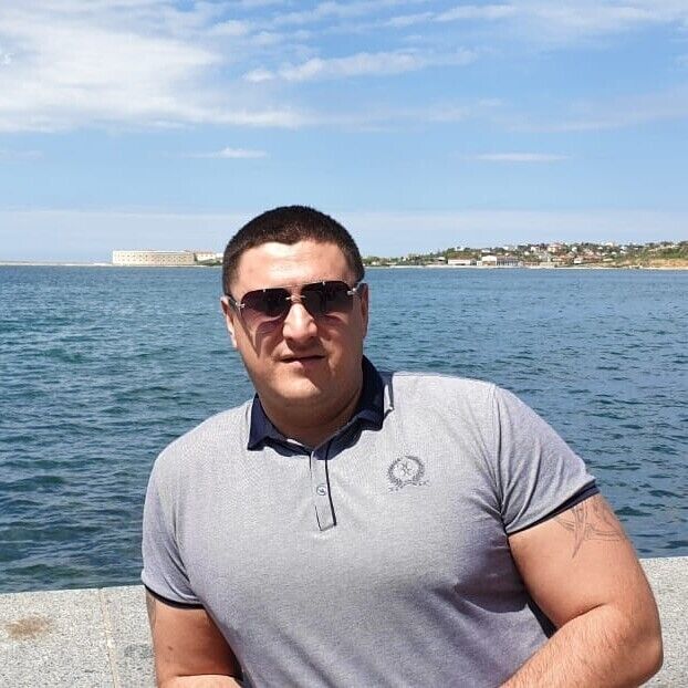  ,   Andrej, 43 ,   ,   , c 
