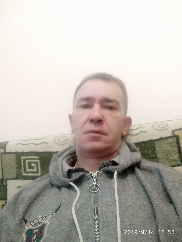  17434194  Stanislav, 48 ,    