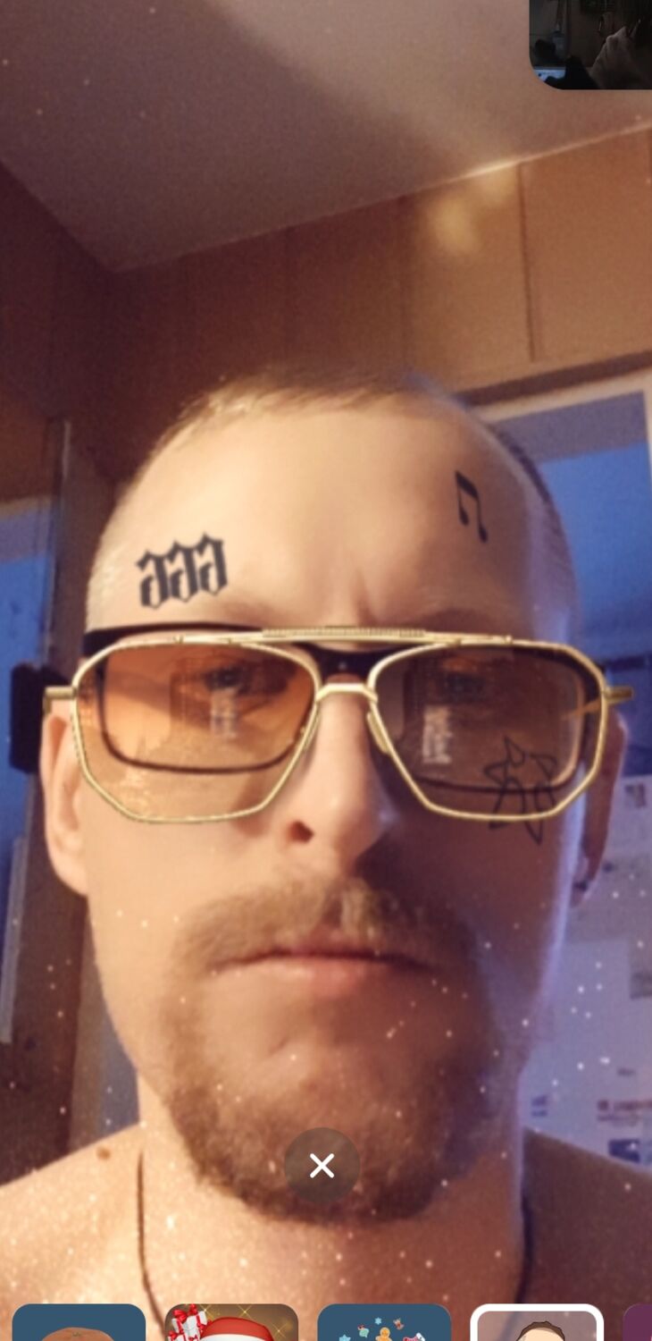  ,   Konstantin, 35 ,     