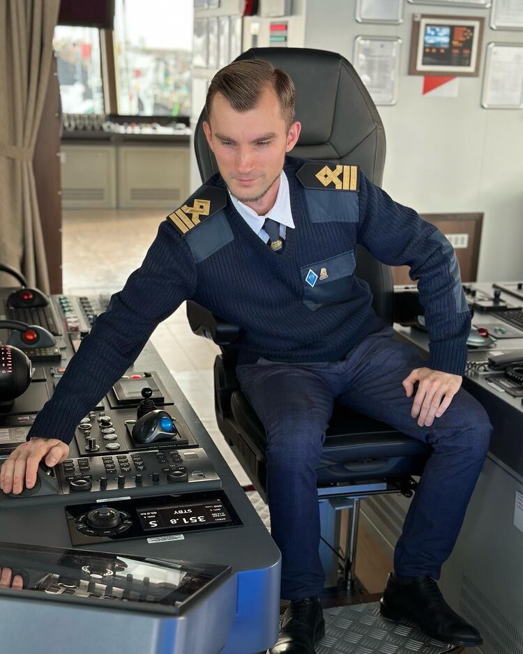  46250654  , 33 ,    