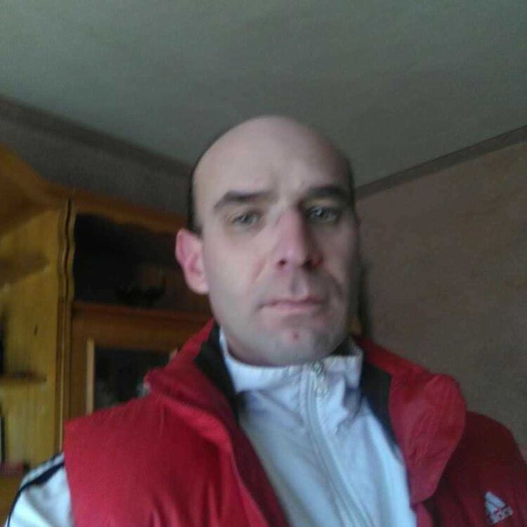 ,   Petro, 44 ,   ,   , c , 