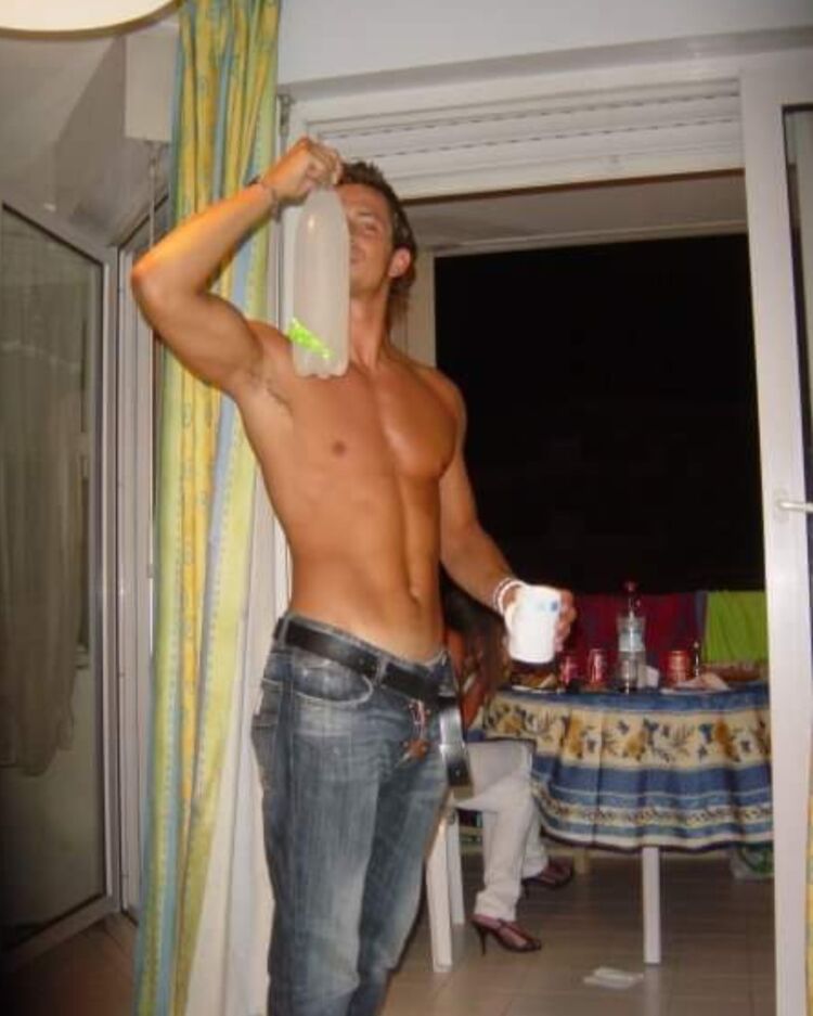  ,   Alex, 30 ,   ,   , c , 
