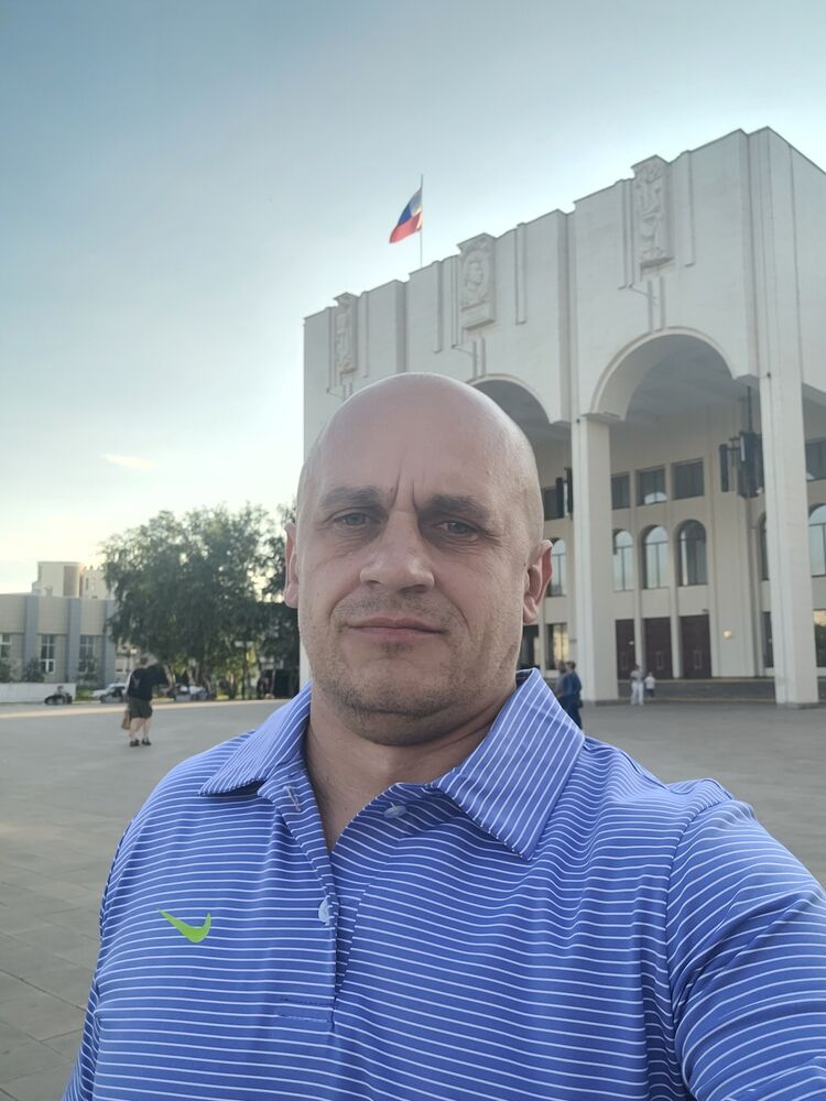  41891824  Sergei, 45 ,    