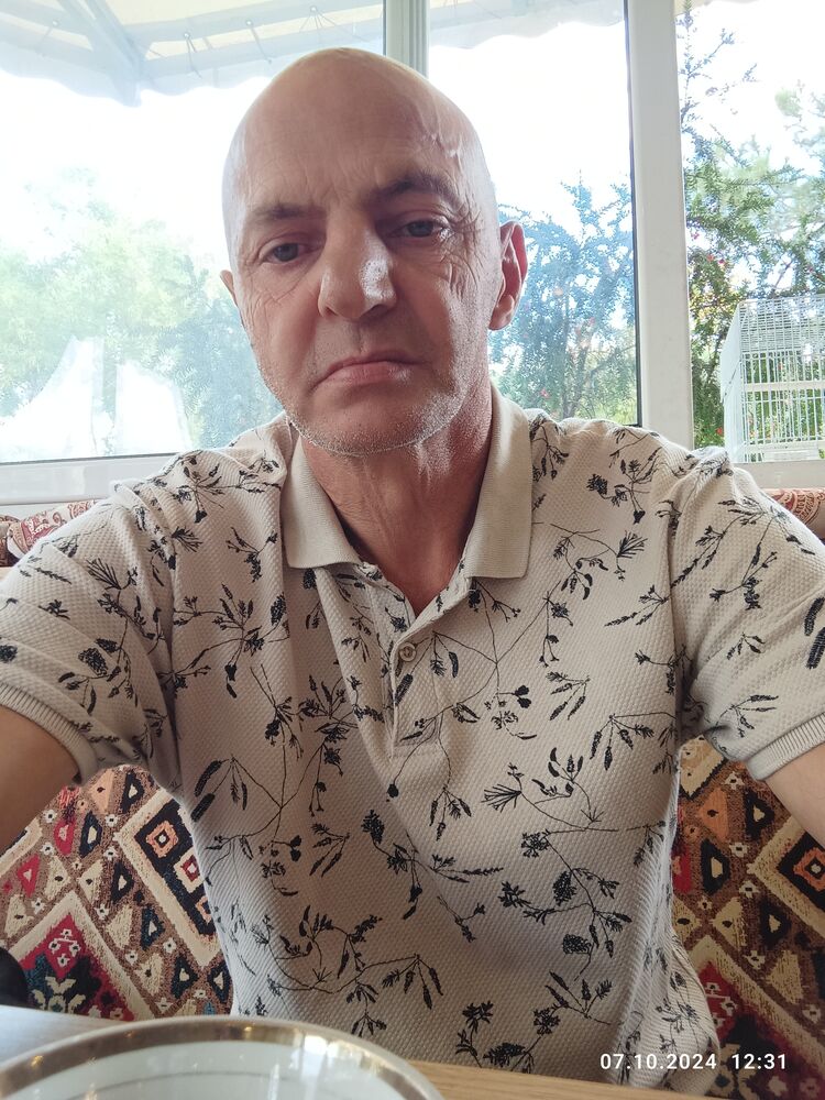  47615434  Kamil, 57 ,    