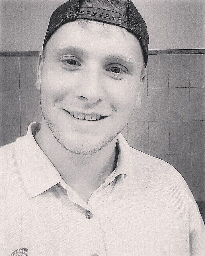  ,   Alex, 32 ,   