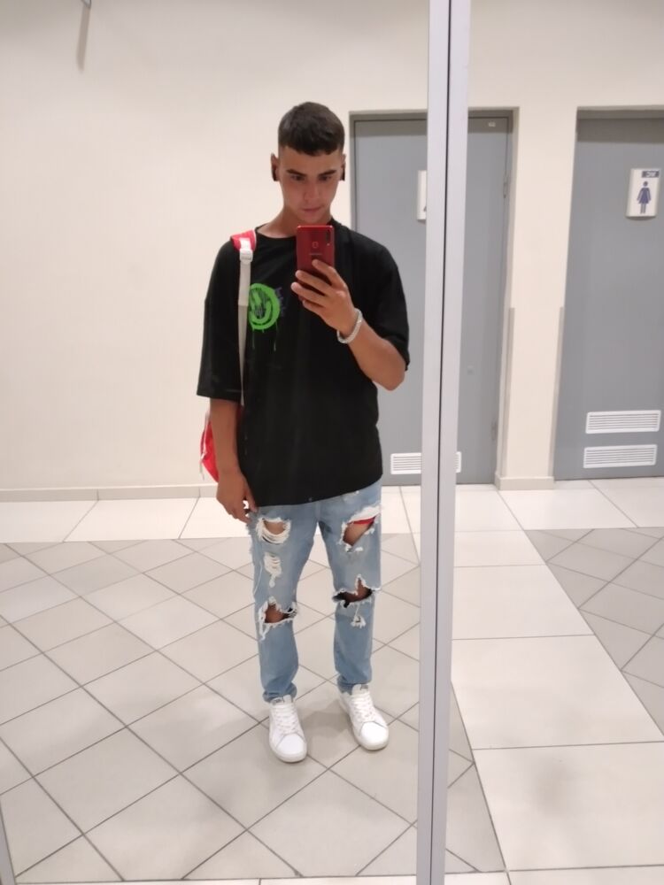  52819444  , 20 ,    