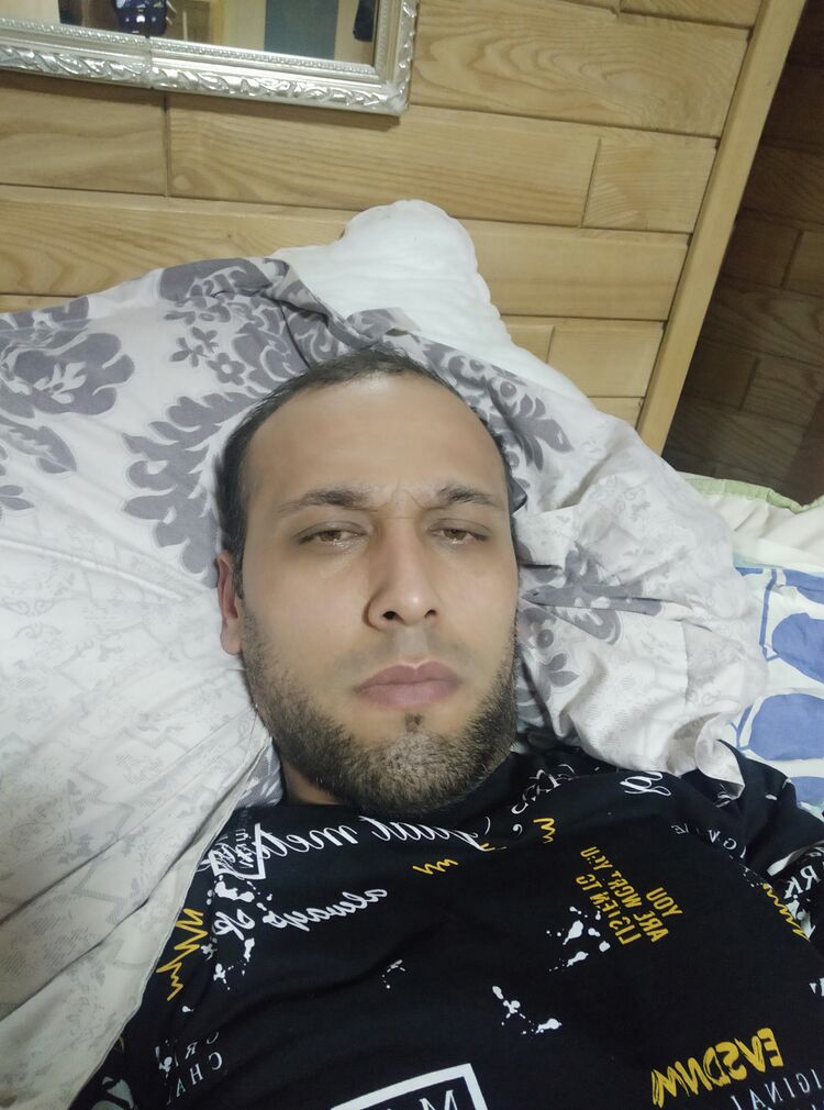  31252554  Artur, 35 ,    