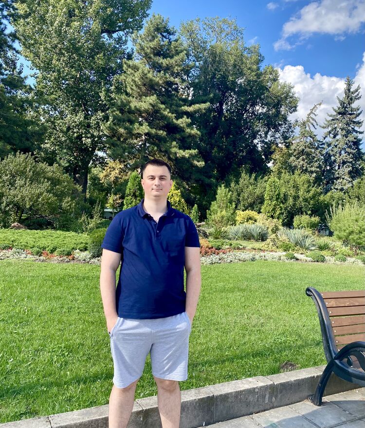  47789564  Vlad, 24 ,    