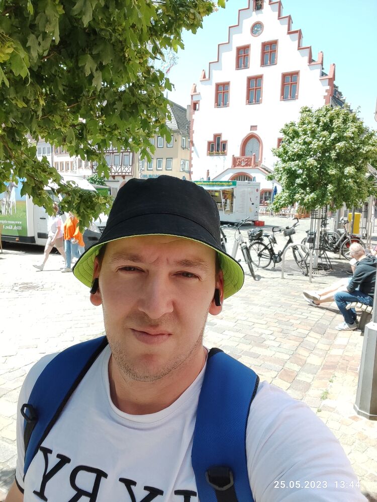 40969944  , 41 ,    Praha