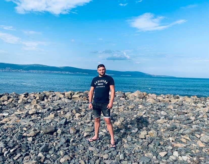  19057244  , 30 ,    