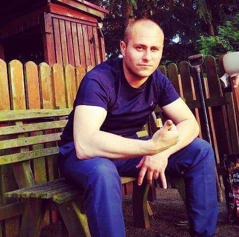  ,   Viktor, 28 ,   ,   