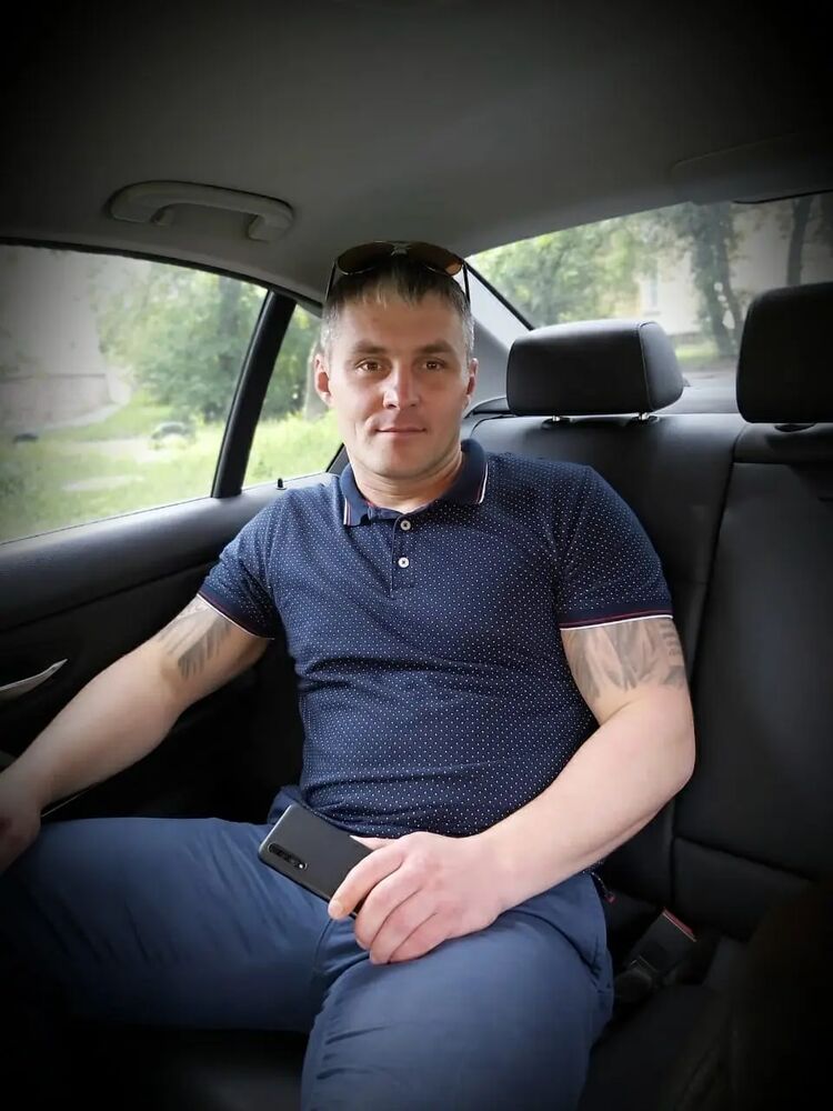  ,   Pavel, 37 ,   ,   