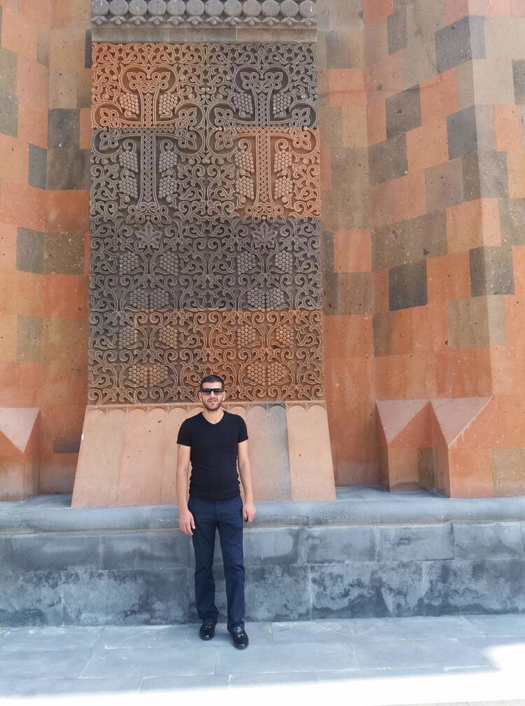  18837974  VAHE, 38 ,    