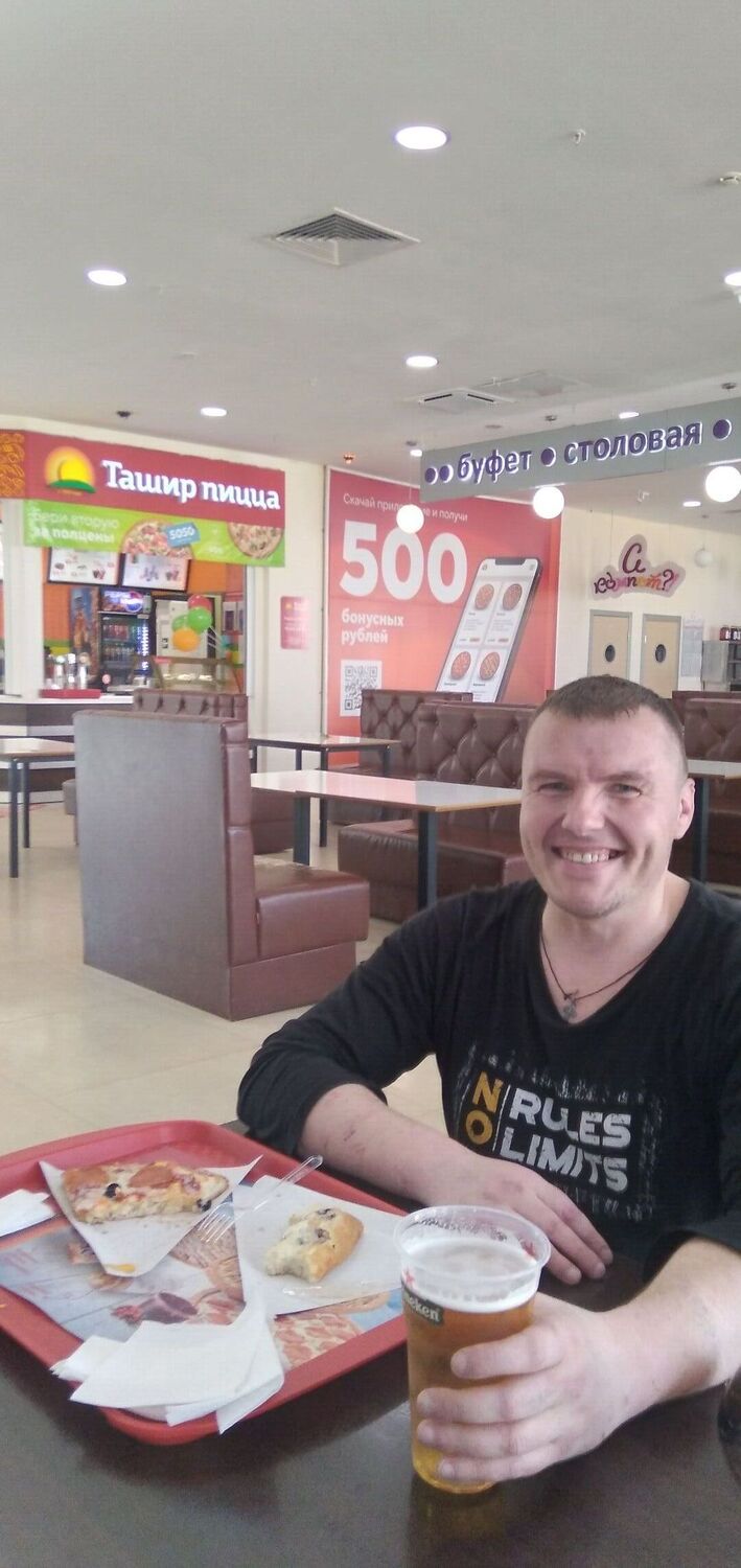  ,   Pavel, 37 ,   ,   
