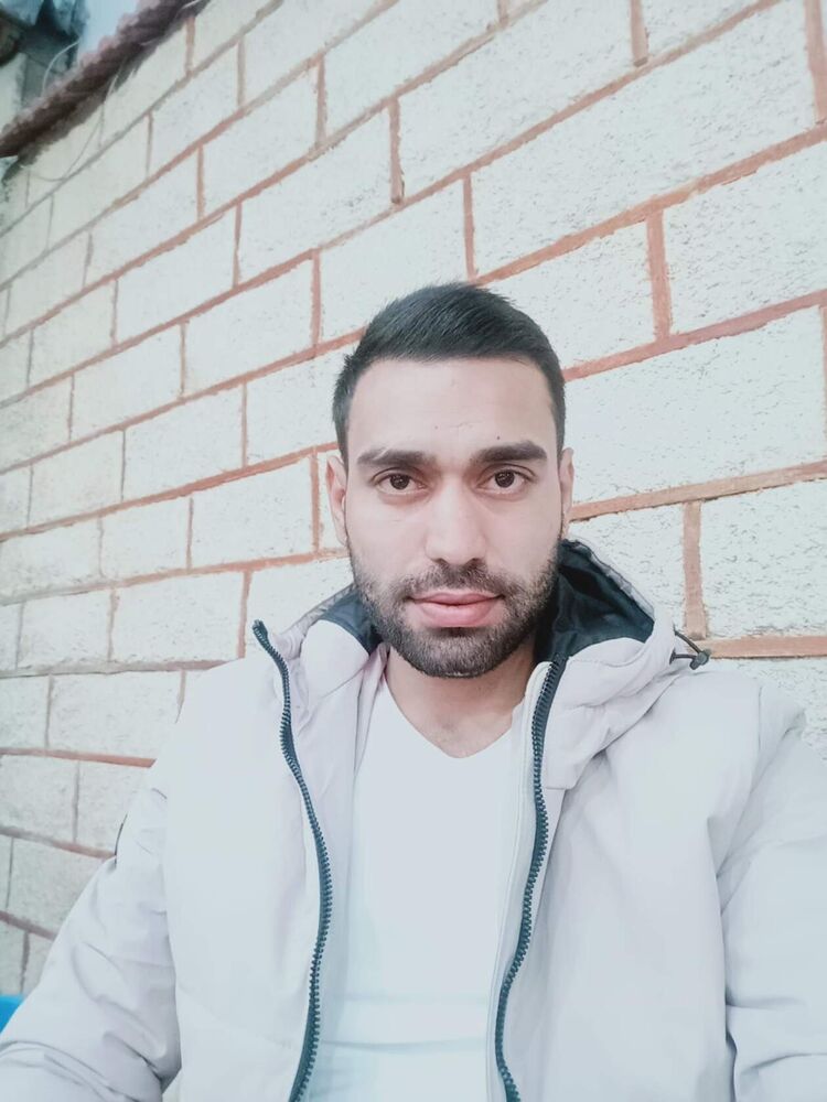  47549054  Onur, 31 ,    