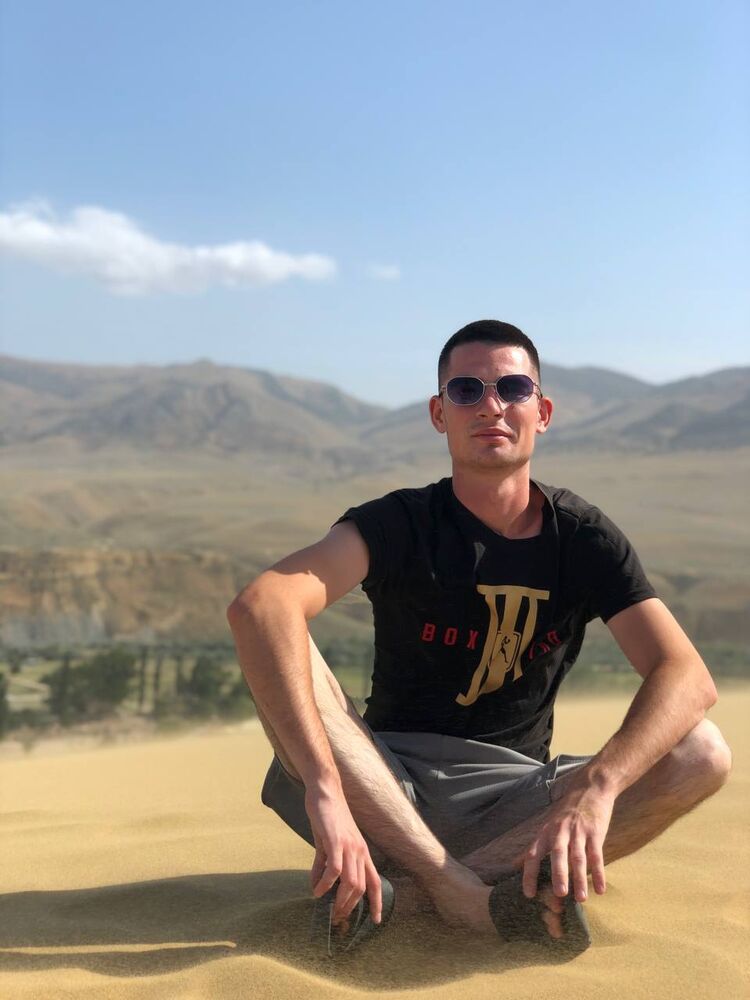  30777974  , 24 ,    -