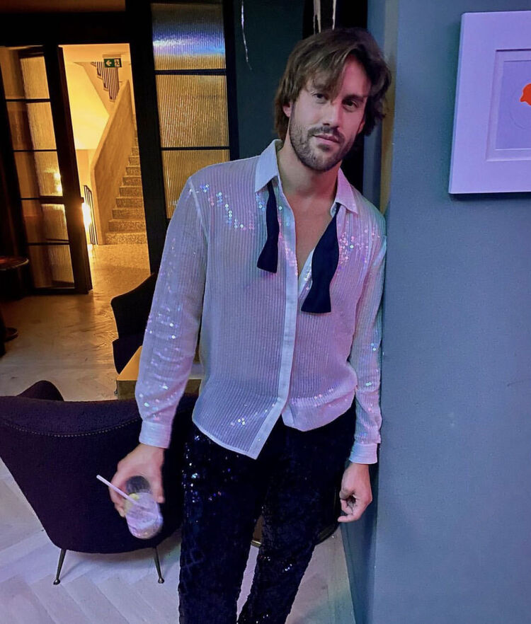 ���������� ������, ���� ������� Antonio, 48 ���, ������������ ��� ����� � ���������, c�������� ���������