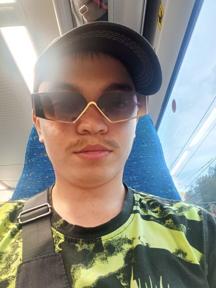  45629954  Alexey, 19 ,    