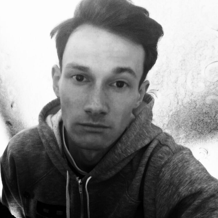  ,   Sergei, 32 ,   ,   , c 