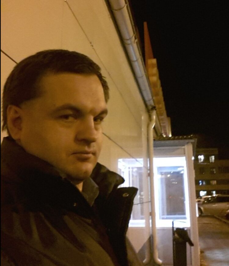  45548744  Valery, 43 ,    