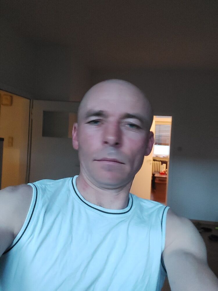  Duisburg,   , 42 ,   