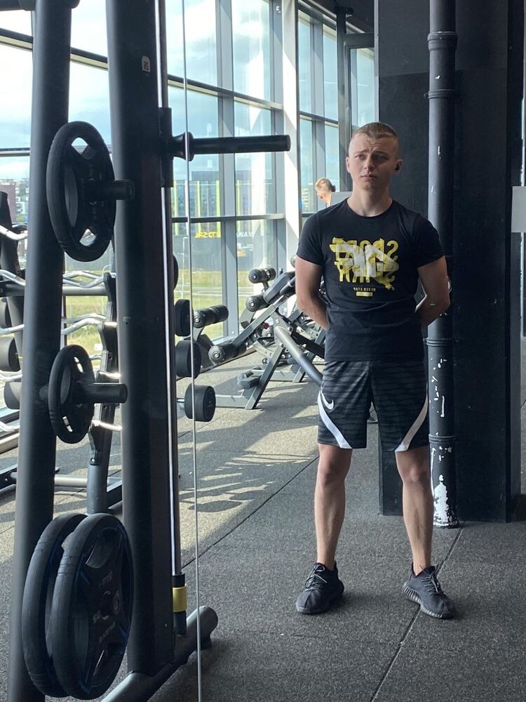  ,   Vlad, 22 ,   ,   