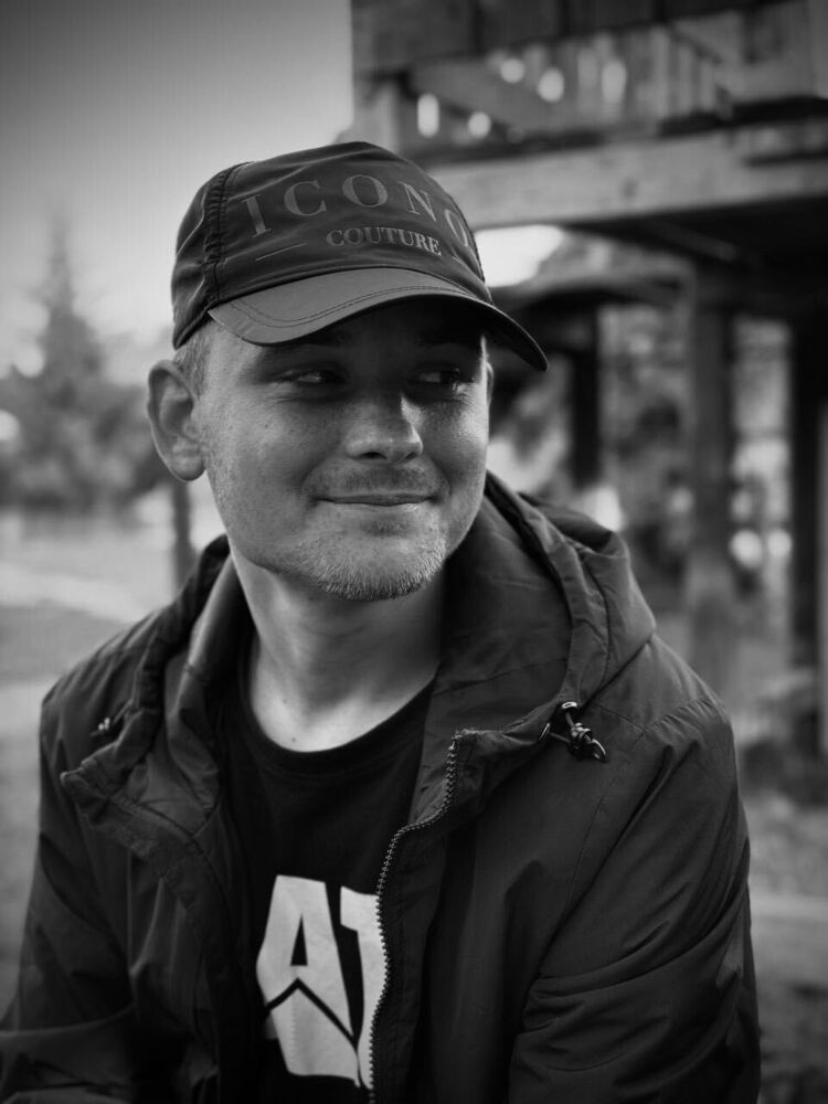  51772874  , 23 ,    Praha