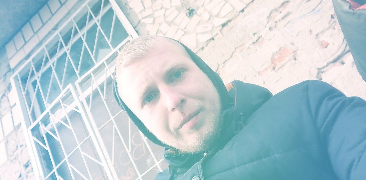  ,   Makcum, 28 ,   ,   , c 