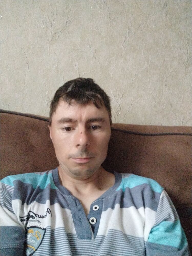  36140344  Evgenii, 37 ,    