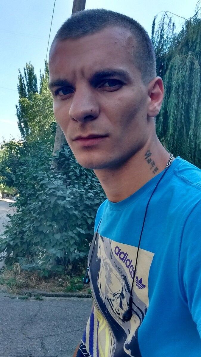  10424824  SMOL, 34 ,    