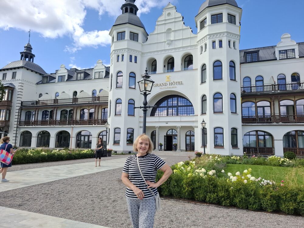  53350624  Elena, 59 ,    Sundbyberg