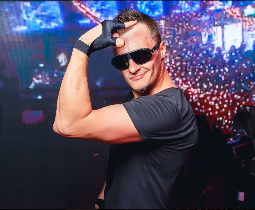  ,   Anton, 27 ,   ,   