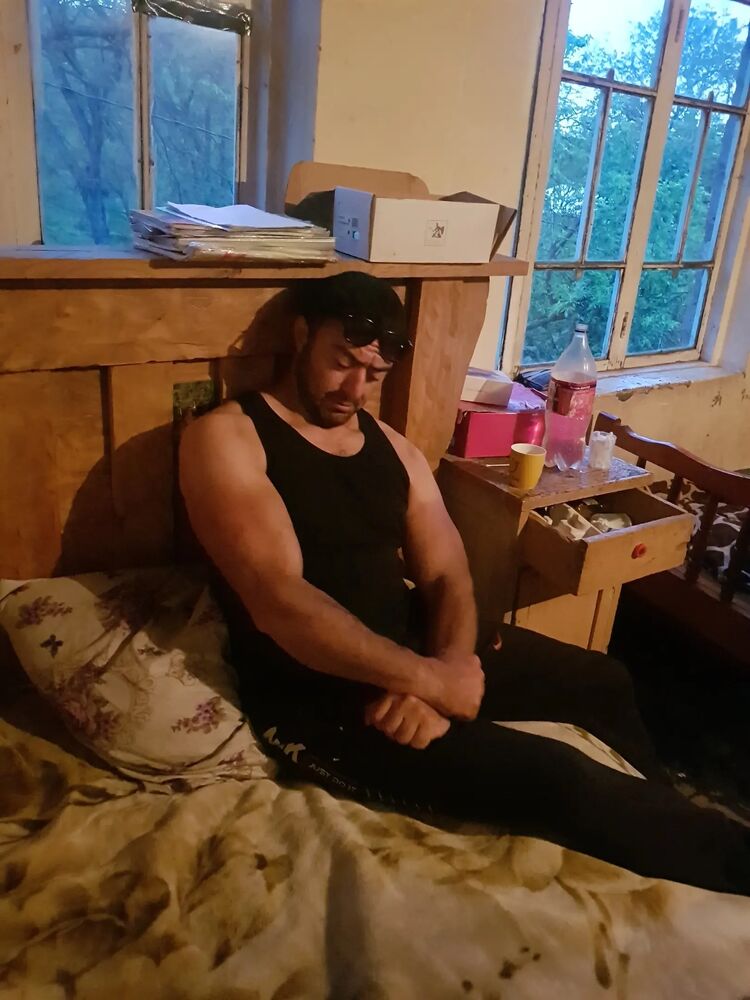  ,   Feliks, 40 ,   ,   