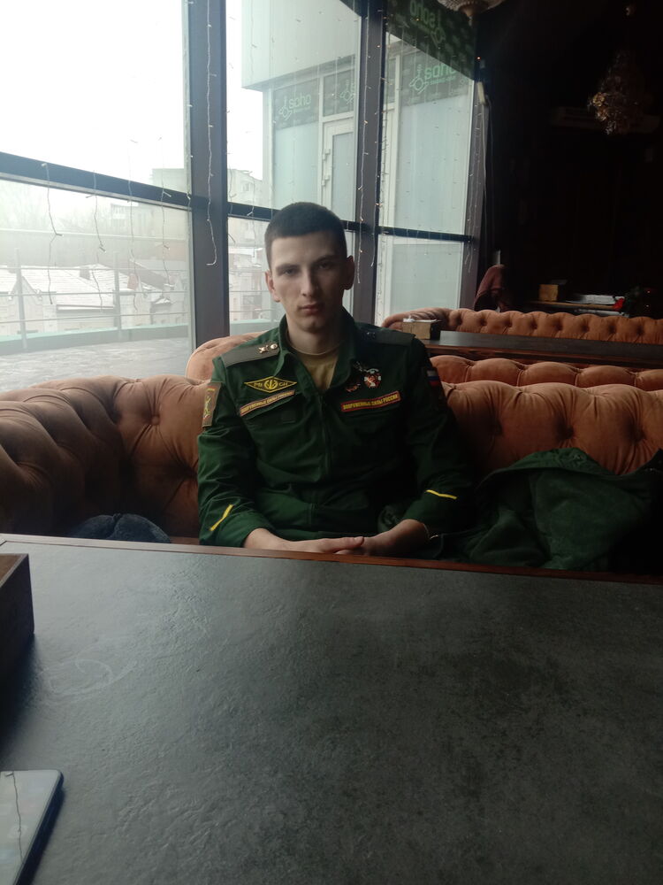  30916474  Ivan, 24 ,    