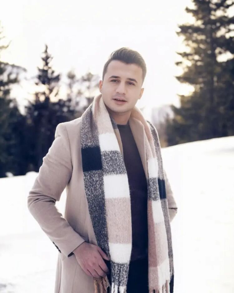  ,   Emrah, 29 ,   ,   