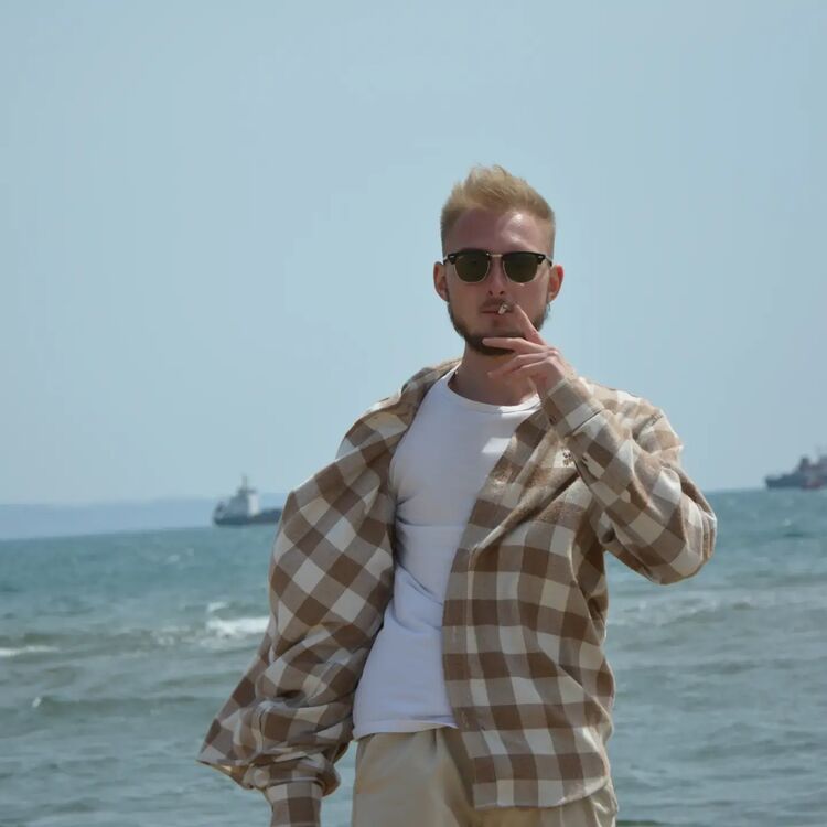  ,   Konstantin, 23 ,   ,   
