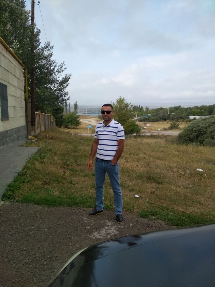  24036834  Edvard, 37 ,    