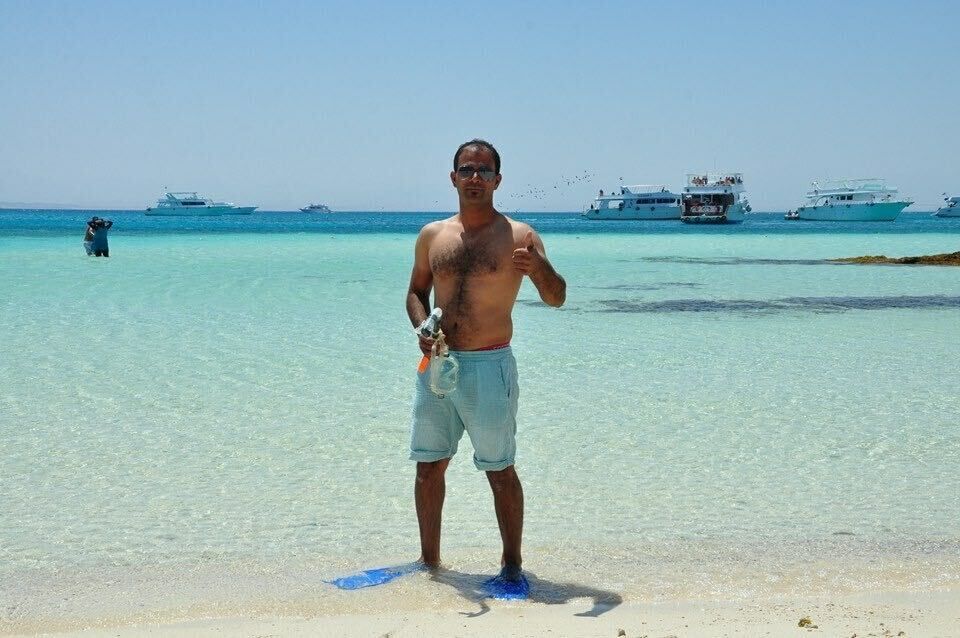  25477244  Omar, 40 ,    