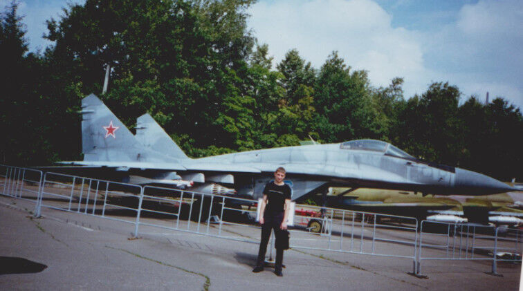  4529914  Aleksandr, 46 ,    