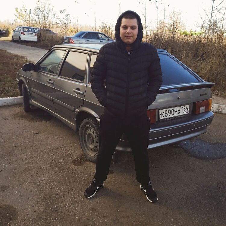  39032864  Ilya, 20 ,    