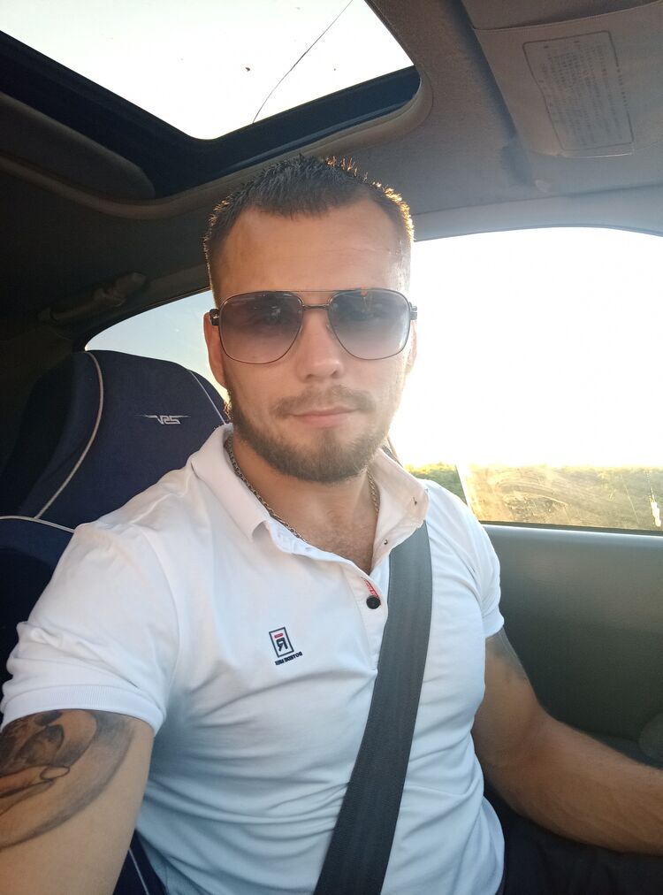  ,   Aleks, 33 ,   ,   