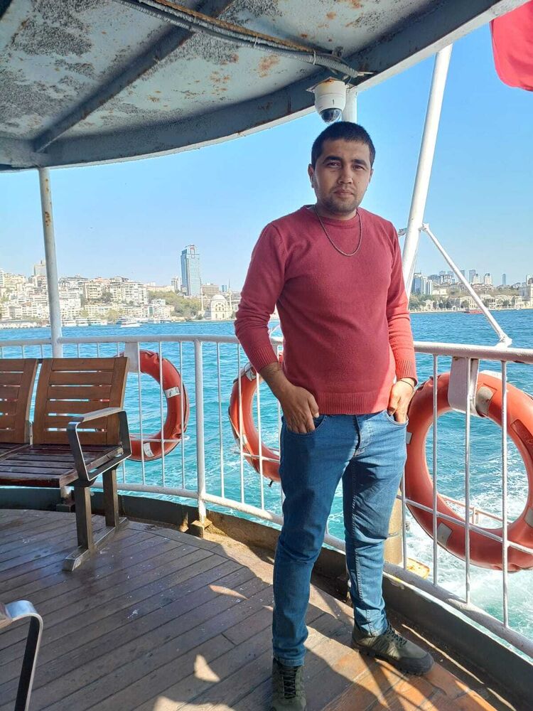  52894744  Jasur, 32 ,    