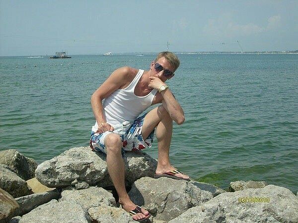  18133014  Oleg, 45 ,    