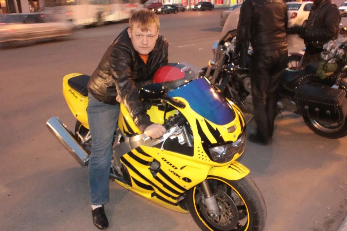  28452354  Grigory, 34 ,     