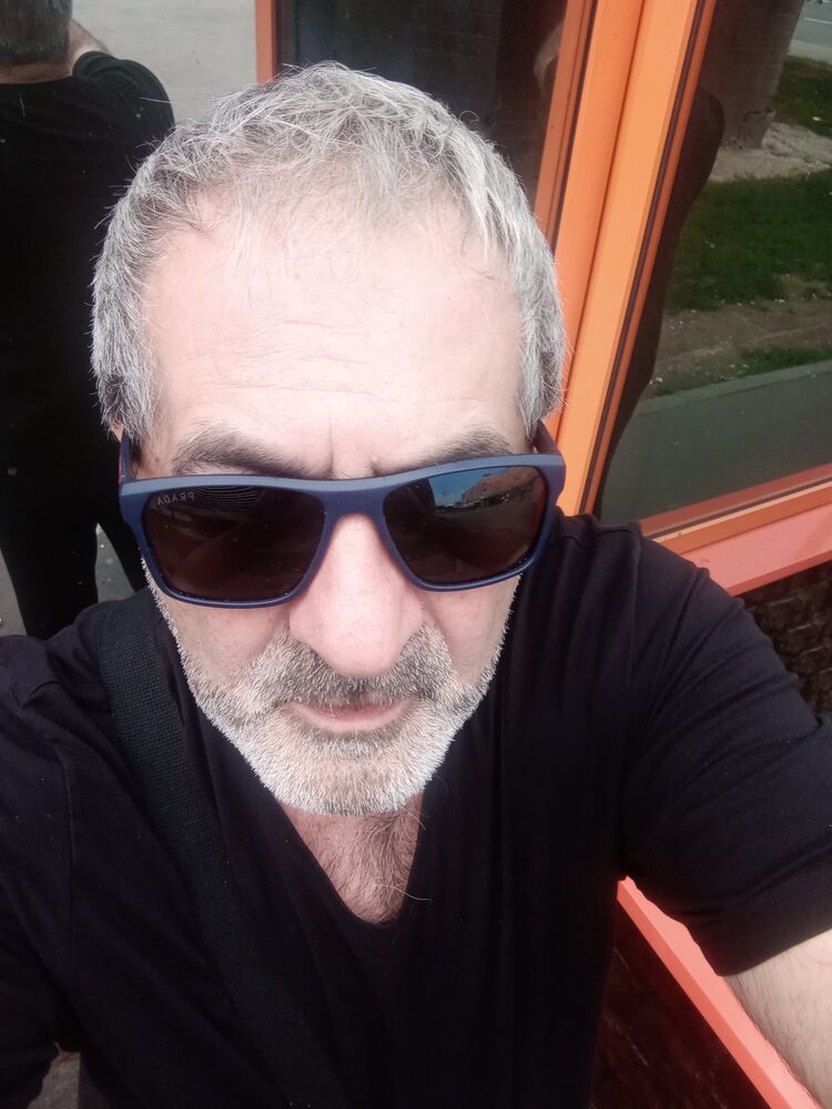  45761174  Felix, 66 ,    