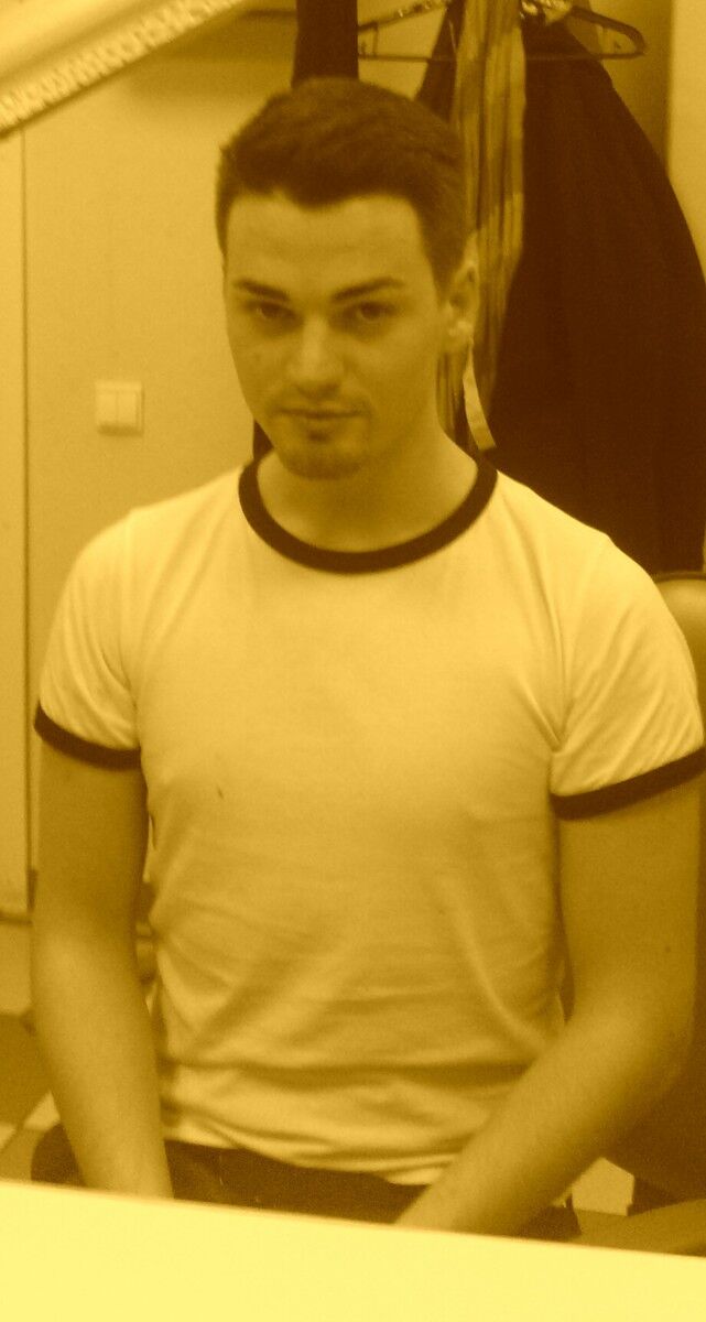  ,   Deruc, 32 ,   ,   , c 