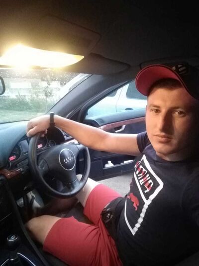  Jindrichuv Hradec,   Aleks, 35 ,   ,   , c , 